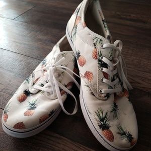 Pineapple vans